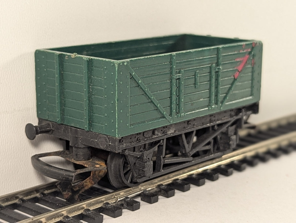 Tri-ang OO Gauge 5-Plank Open Wagon Green R13