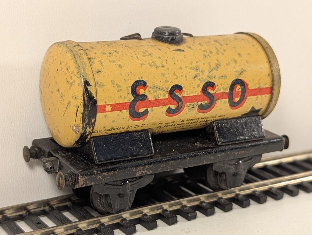 Trix TTR OO Gauge Tinplate ESSO Tank Wagon