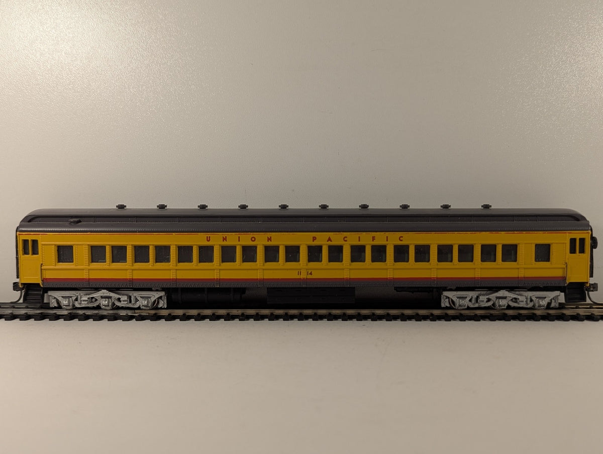 Bachmann Spectrum HO Gauge Heavyweight Coach Passenger Coach 1114 Union Pacific