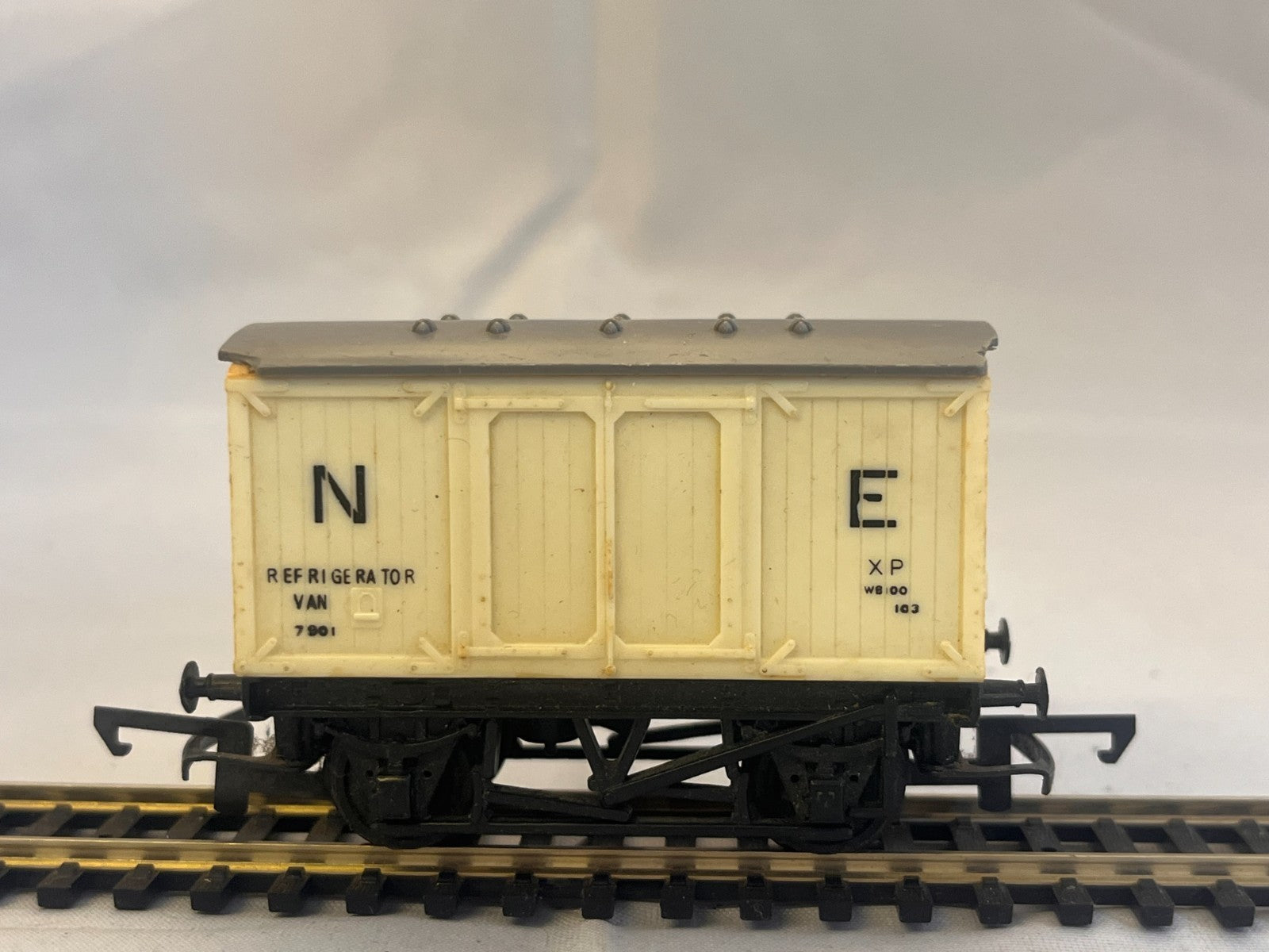 Tri-ang R21 OO Gauge NE Refrigerator Van 7901