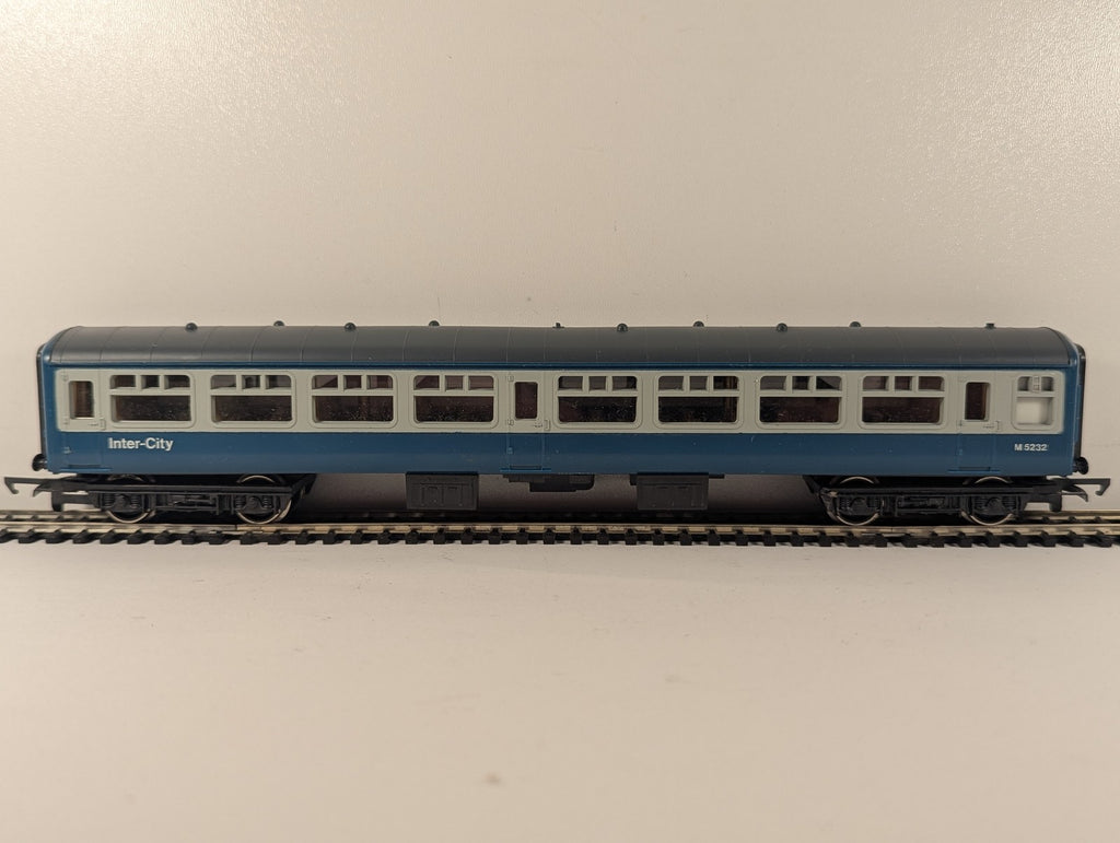 Hornby OO Gauge BR Mk1 TSO Tourist Second Open Coach Passenger Coach M 5232