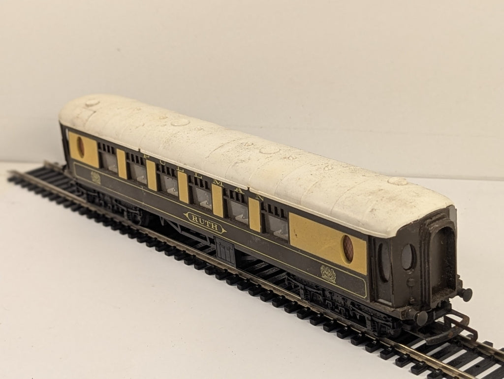 Tri-ang OO Gauge Pullman Coach 'Ruth'