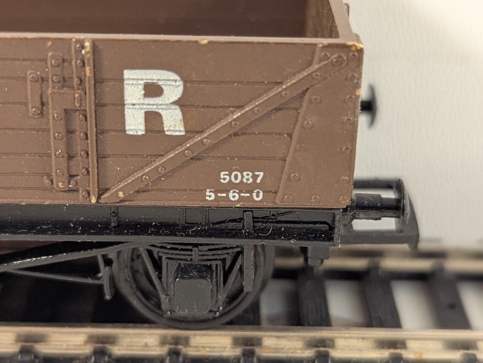 Graham Farish OO Gauge SR 7-Plank Open Wagon 5087 SR Brown