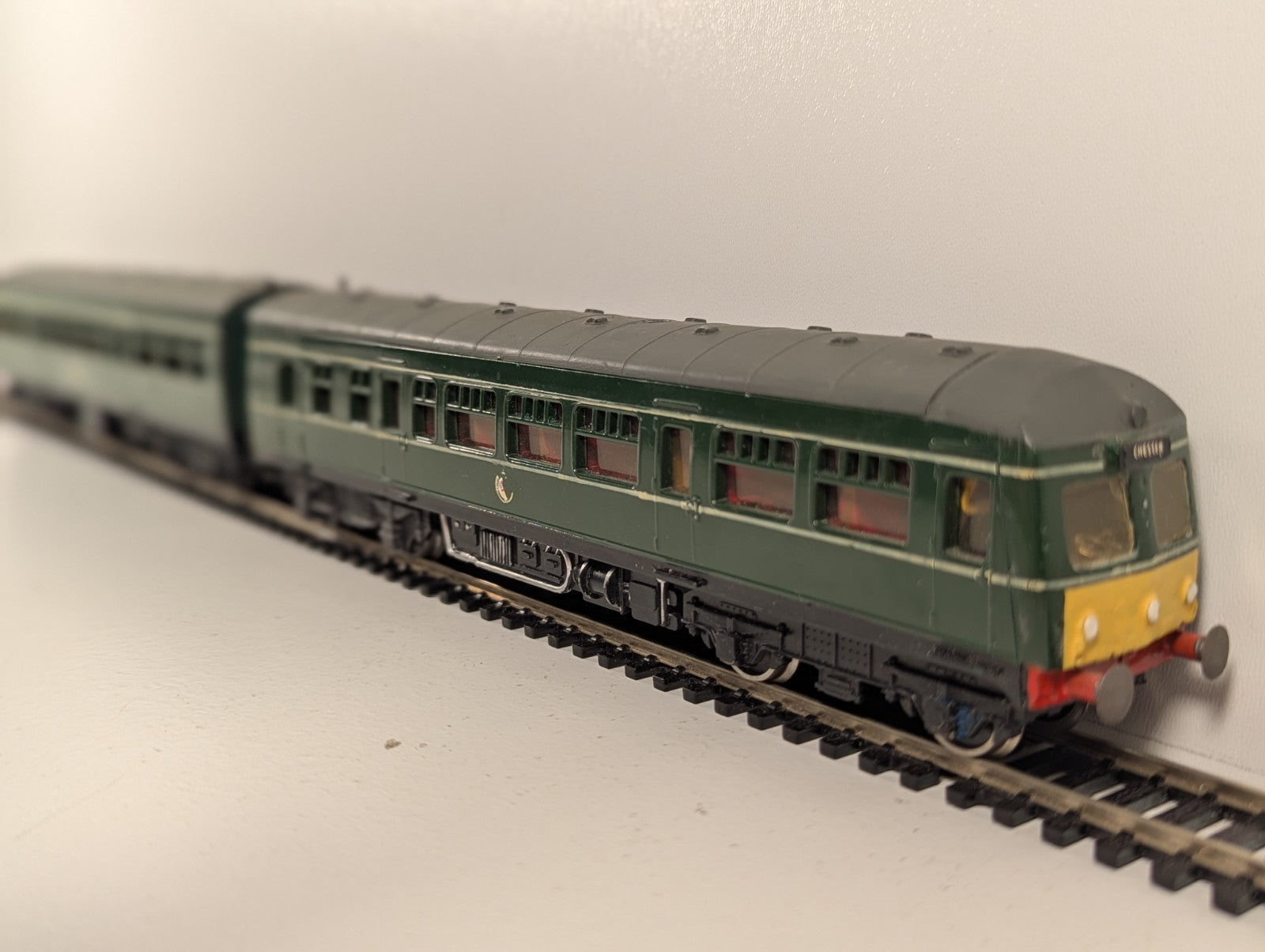 Hornby R158 OO Gauge Class 101 DMU Power & Trailer Set - Repaint
