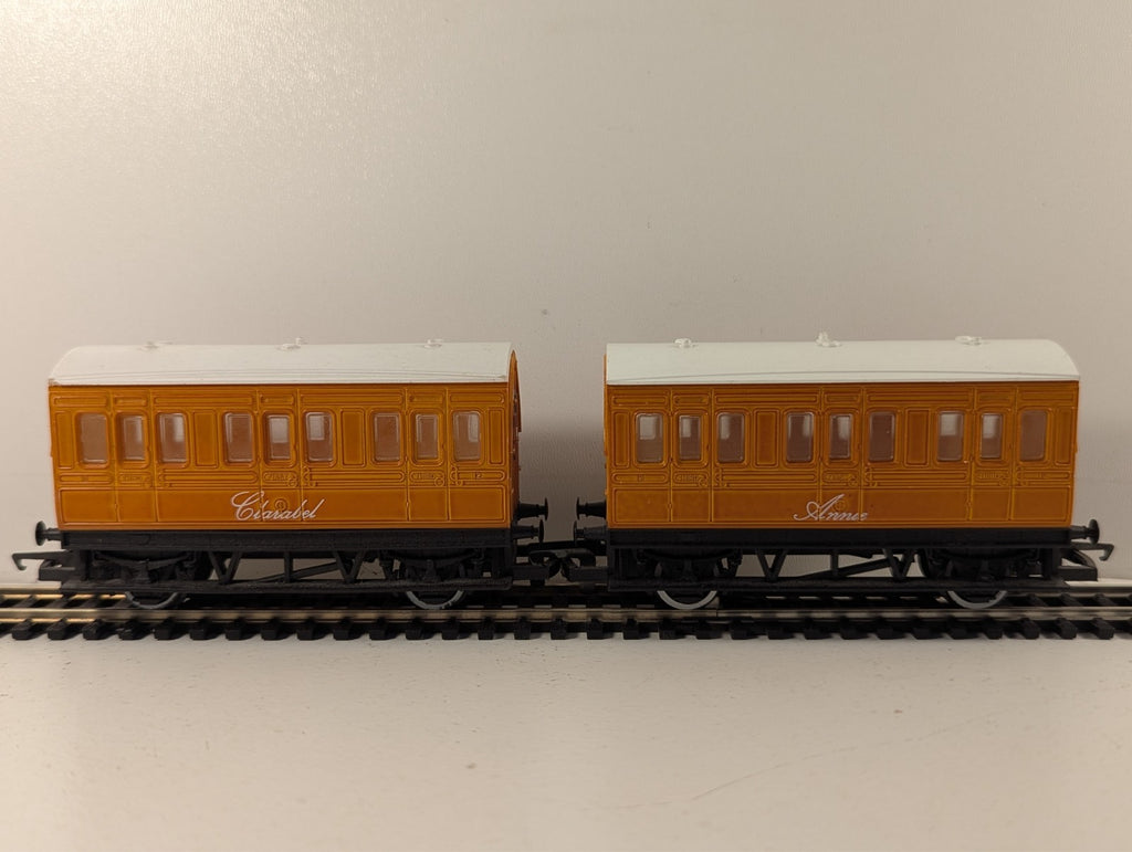 Hornby R9293 Annie & Clarabel Coaches OO Gauge