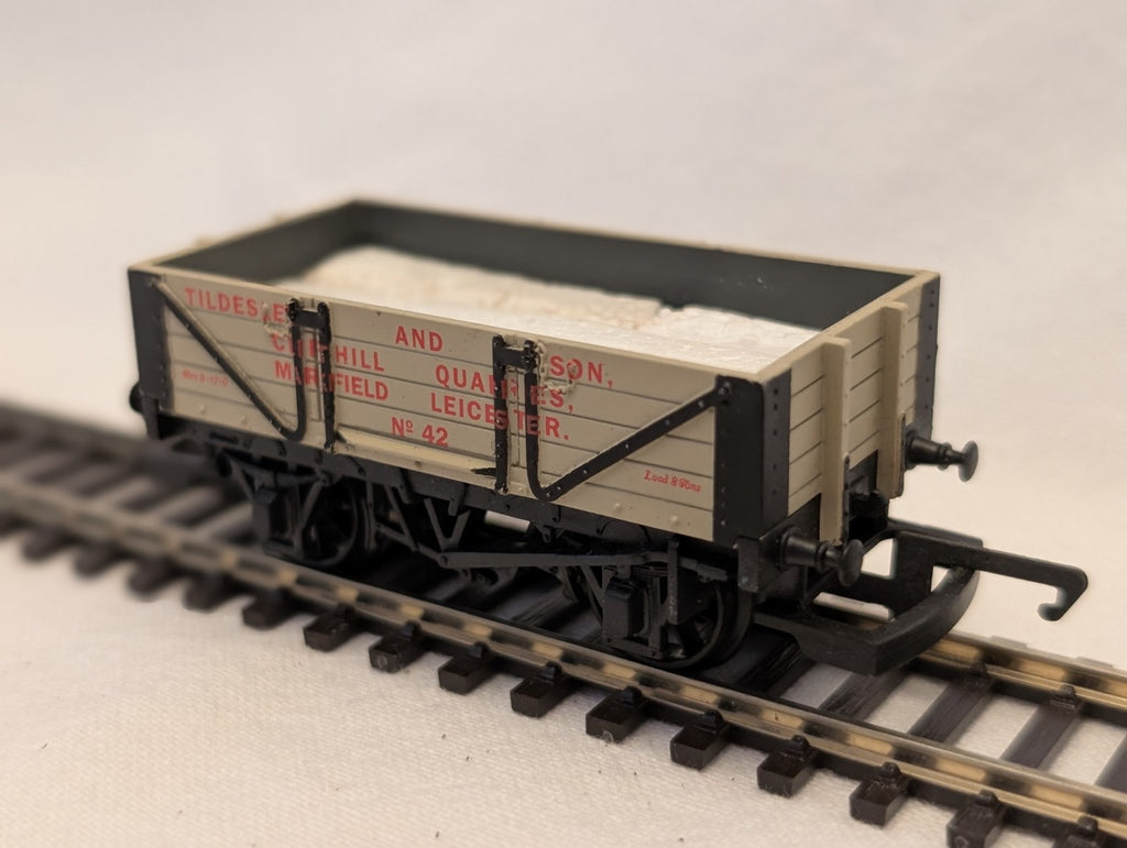 Hornby OO Gauge 5 Plank Open Wagon Tildesley and Son Goods Wagon 42