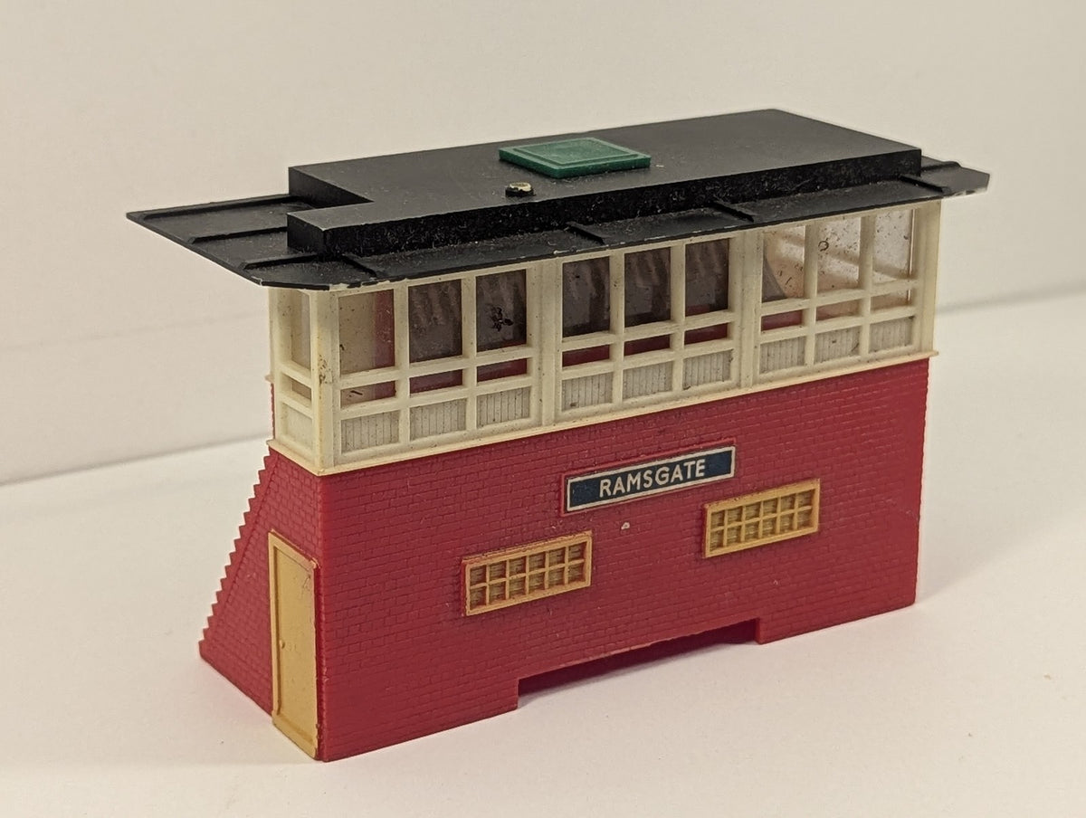 Tri-ang OO Gauge Modern Signal Box Red & Cream R145