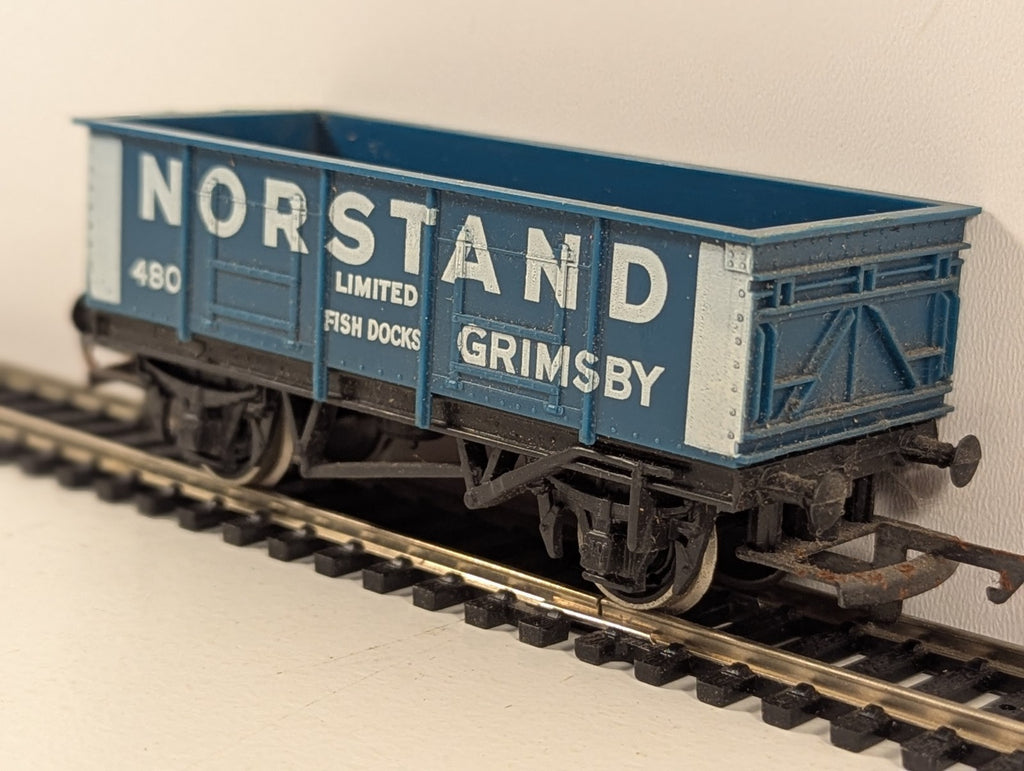 Hornby Railways R220 OO Gauge Blue Norstand Mineral Wagon Boxed