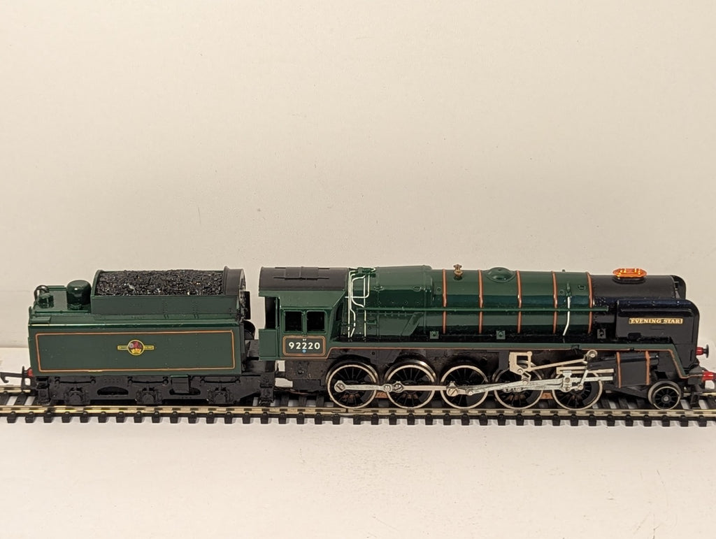 Tri-ang Hornby OO Gauge Evening Star Steam Locomotive 92220 BR Green