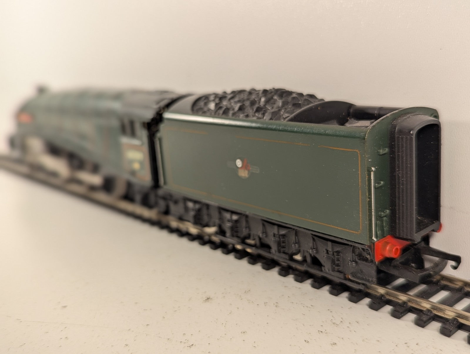 Hornby OO Gauge Class A4 'Bittern' Steam Locomotive 60019 BR Green