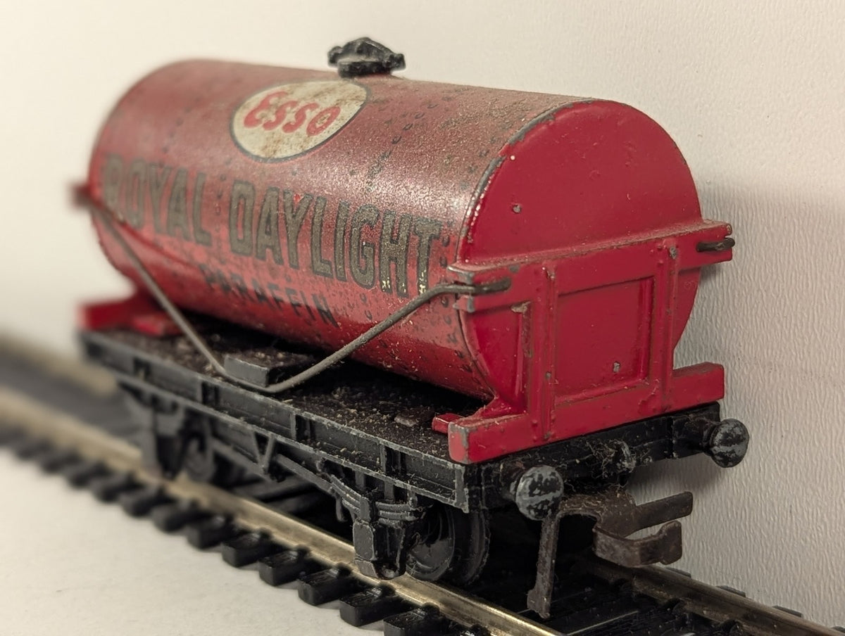 Hornby Dublo OO Gauge Royal Daylight Esso Paraffin Tank Wagon