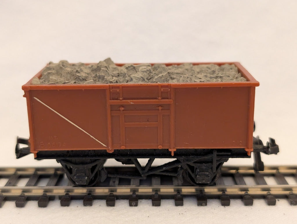 Trix OO Gauge 16-Ton Mineral Wagon Goods Wagon B68174 BR Bauxite