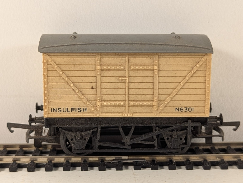 Tri-ang Railways R14 OO Gauge Insulfish Van N6301 Cream