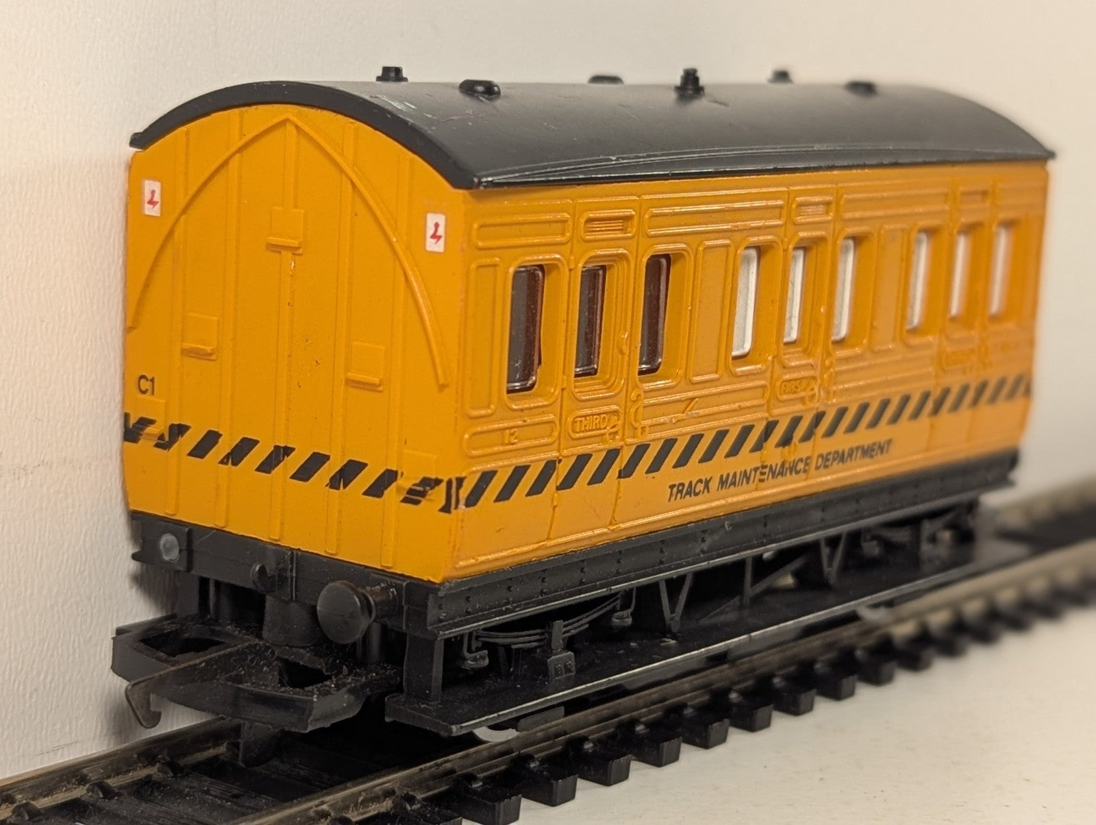 Hornby OO Gauge Track Maintenance Department 4-Wheel Coach