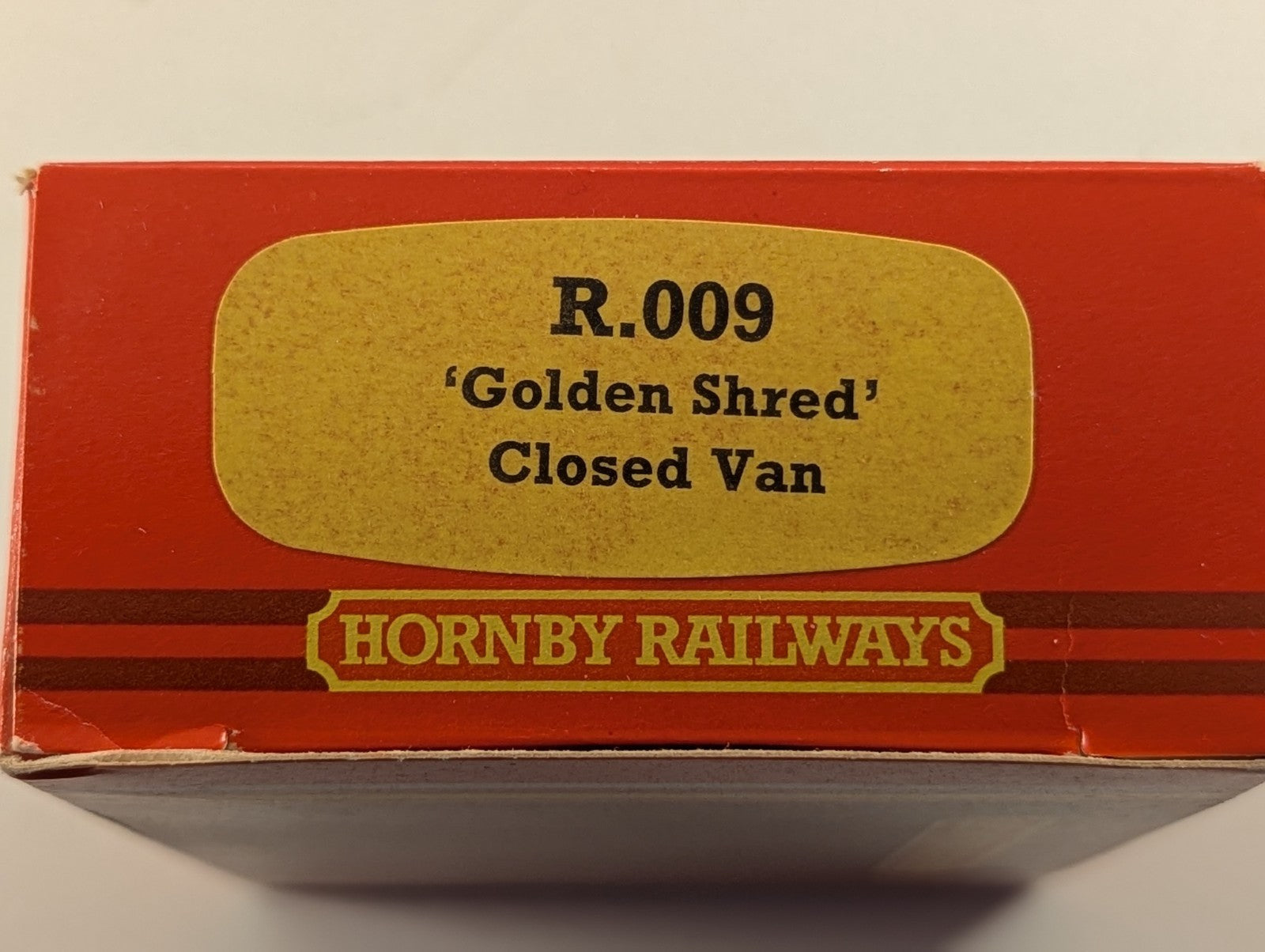 Hornby R009 Golden Shred Closed Van Goods Wagon
