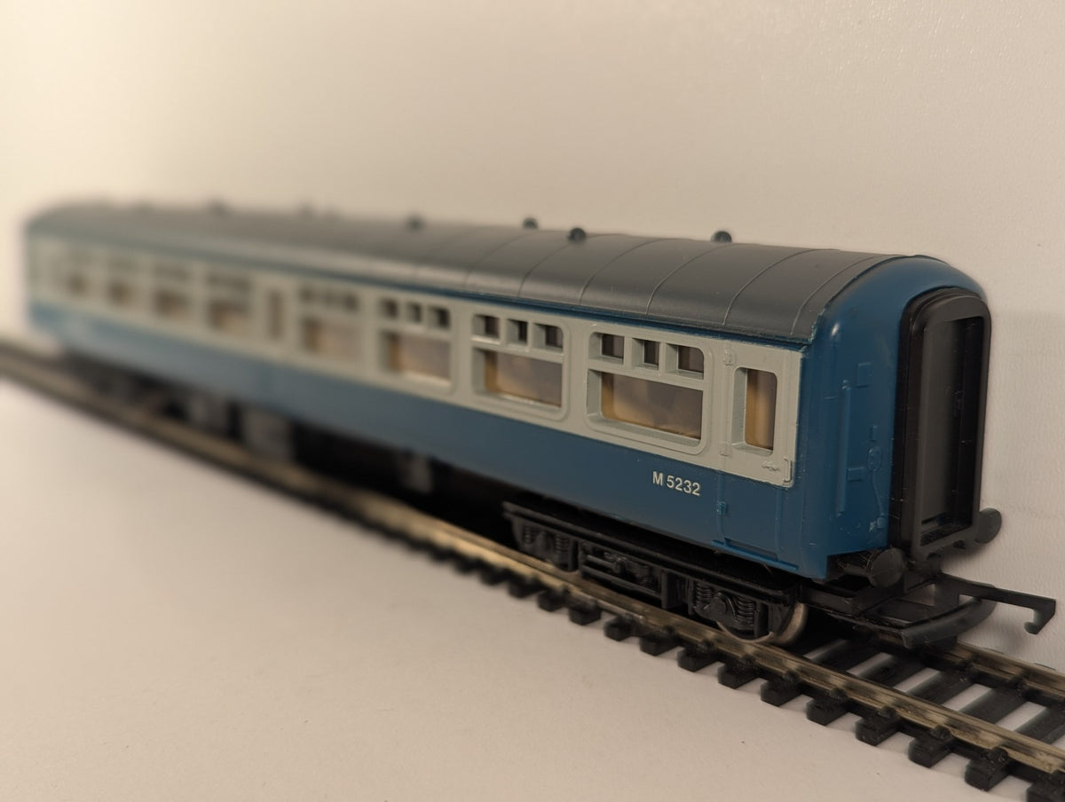 Hornby OO Gauge BR Mk1 TSO Tourist Second Open Coach Passenger Coach M 5232