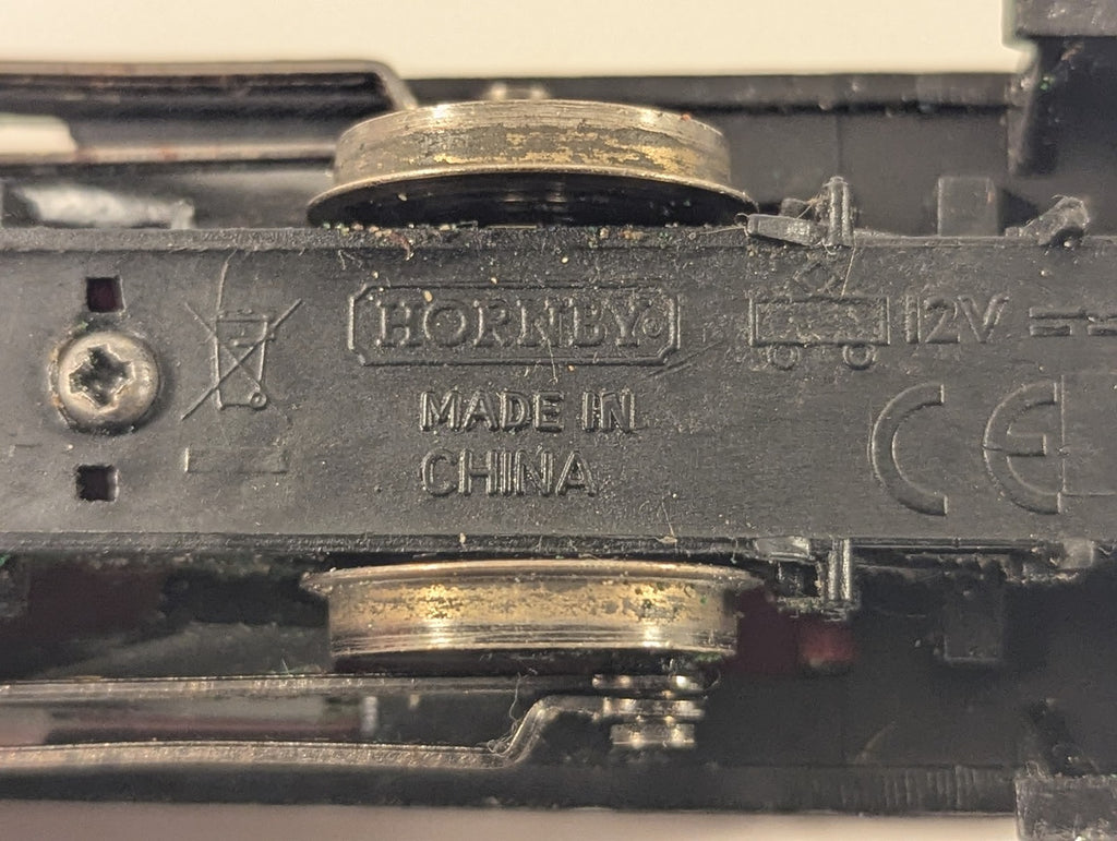 Hornby OO Gauge 0-4-0 Holden Saddle Tank Steam Locomotive WCR Maroon Non-Runner