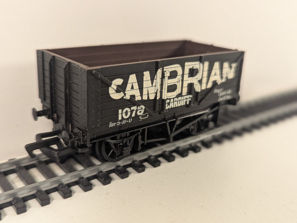 Mainline OO Cambrian Cardiff 7 Plank Wagon 1078