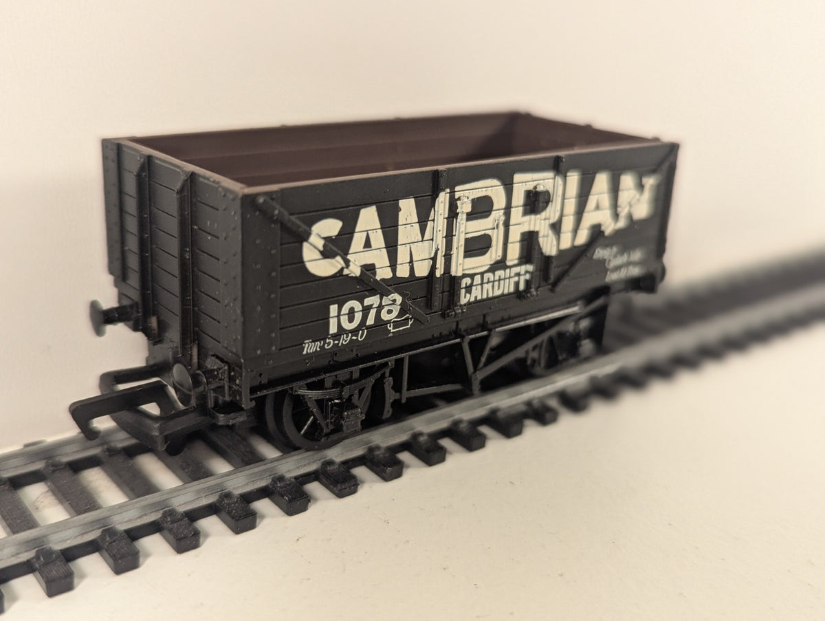 Mainline OO Cambrian Cardiff 7 Plank Wagon 1078
