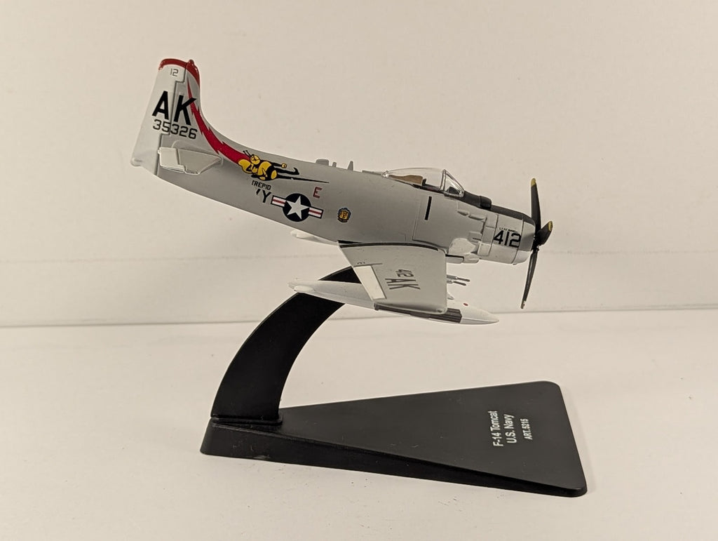 Easy Model 1:72 Douglas A-1H Skyraider Model Aircraft 135326