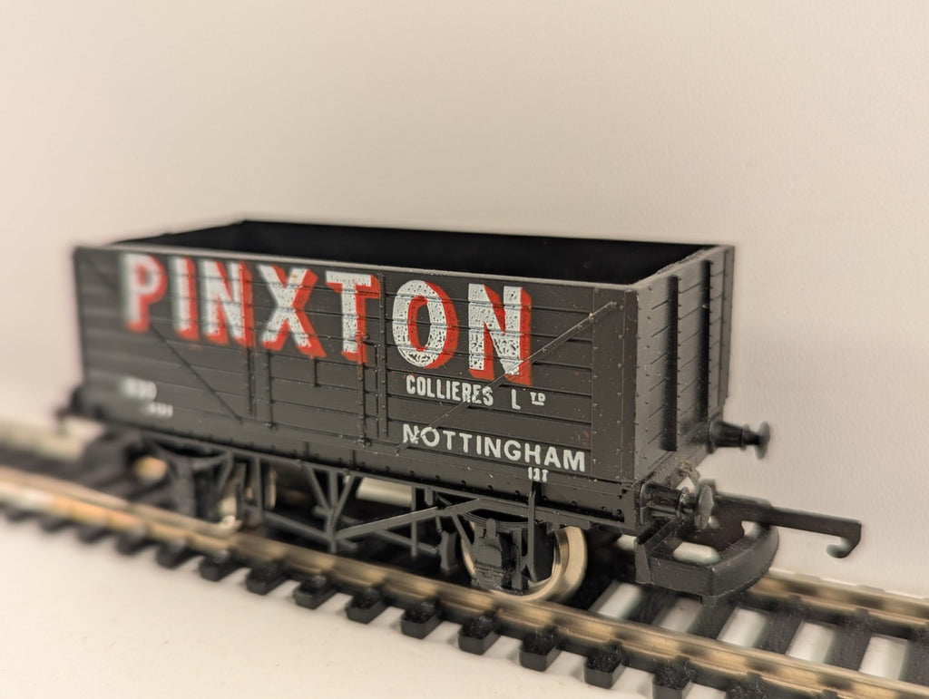 Lima OO Gauge 7 Plank Wagon Pinxton Livery