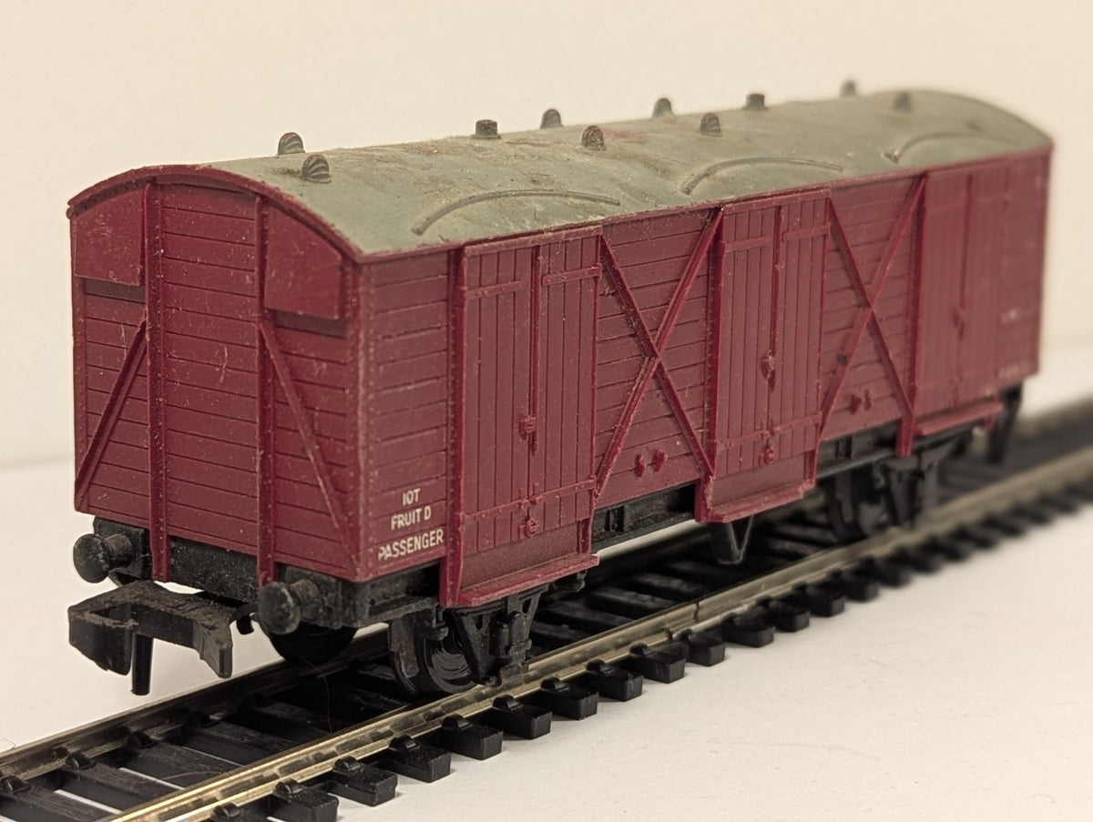 Hornby Dublo OO Gauge Passenger Fruit Van