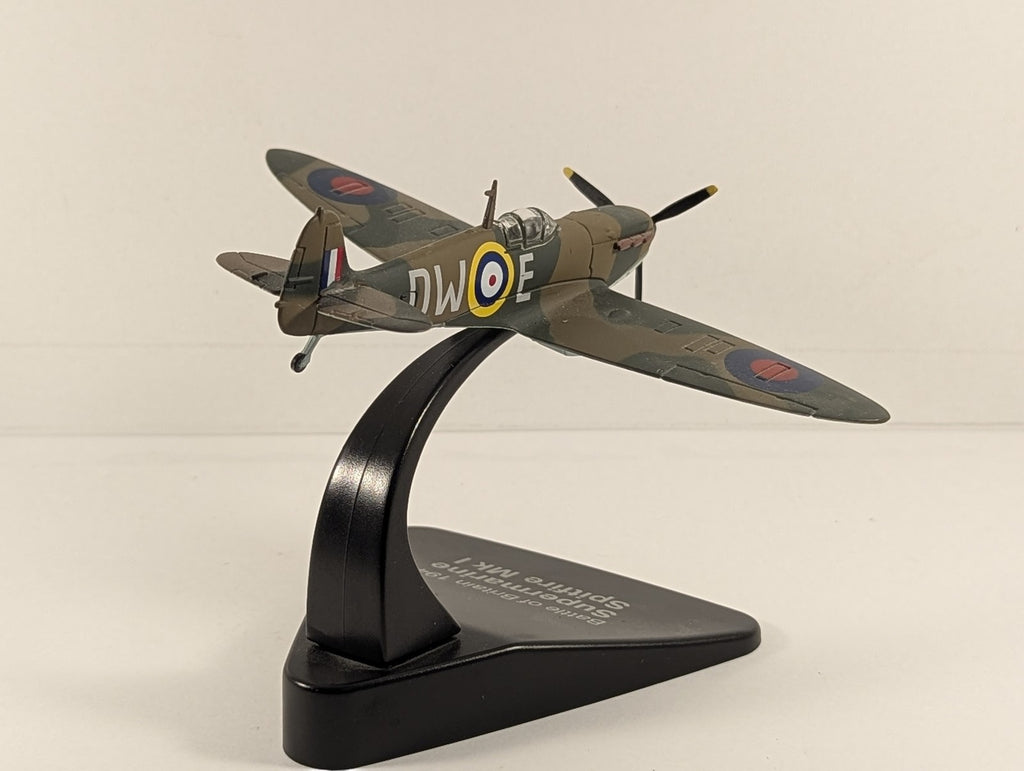 Supermarine Spitfire Mk I Die-cast Model Aircraft R6595 RAF Camouflage (DW-E)