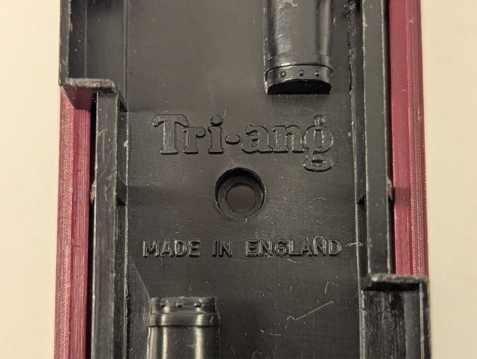 Tri-ang OO Gauge BR Suburban Corridor Coach - Missing Buffer & Coupler