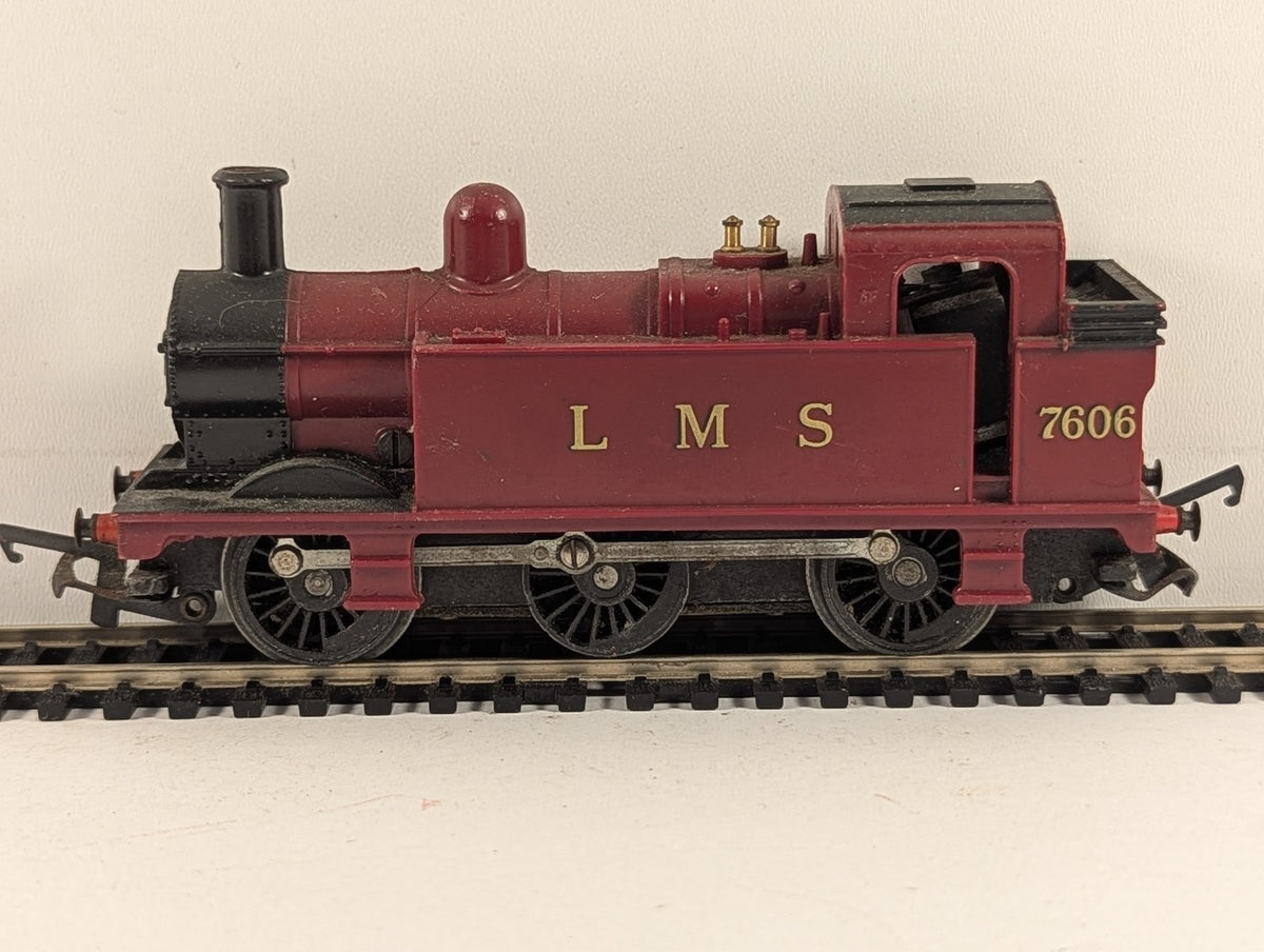 Tri-ang OO Gauge Class 3F Jinty 0-6-0T Steam Locomotive 7606 LMS Maroon R52