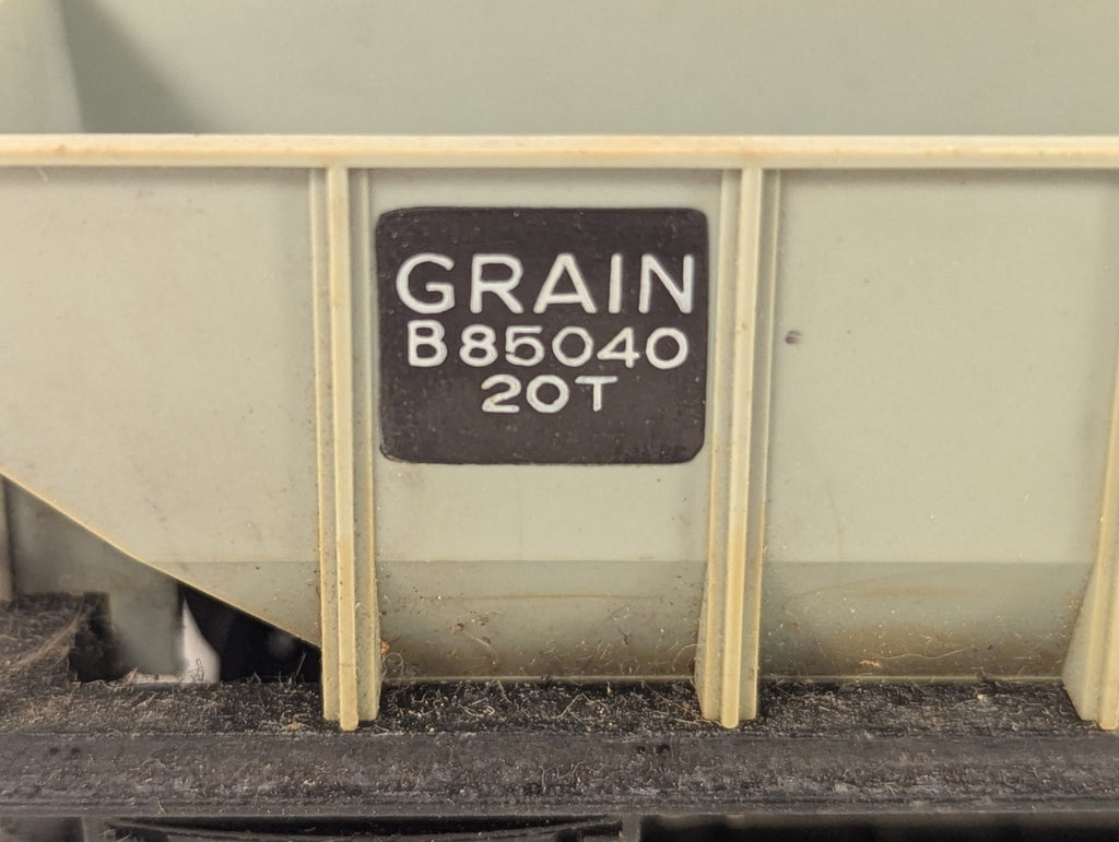 Tri-ang OO Gauge R214 BR 20T Grain Hopper Wagon B85040