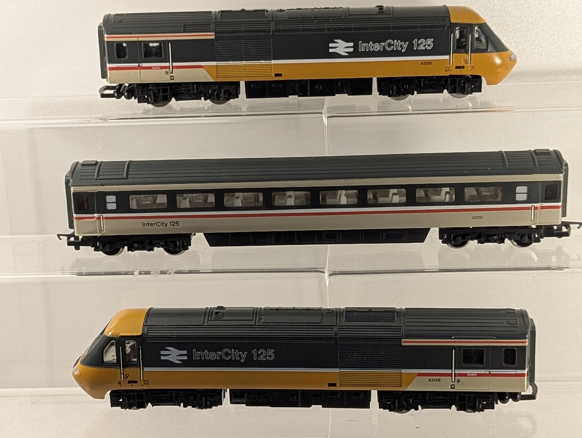 Hornby OO Gauge Class 43 High Speed Train Pack InterCity 125 43125 / 43126