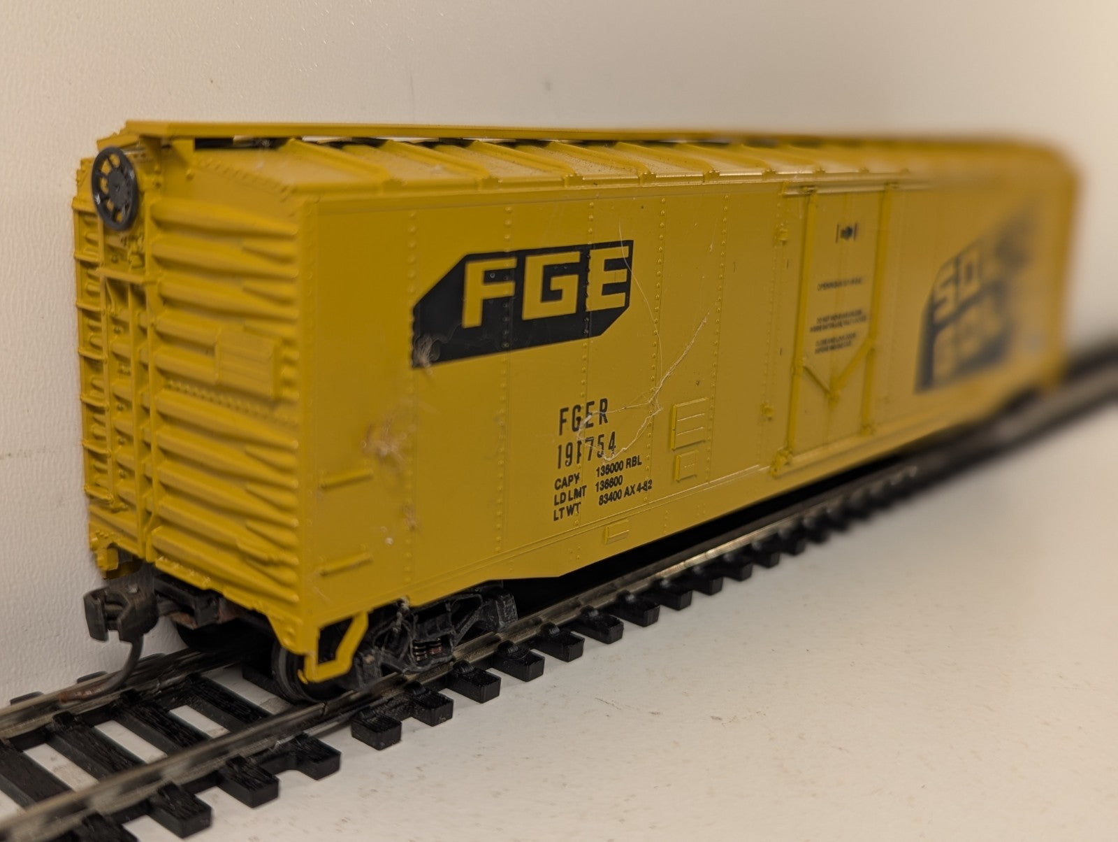 Athearn HO Gauge 50ft Plug Door Boxcar Goods Wagon 191754 FGE
