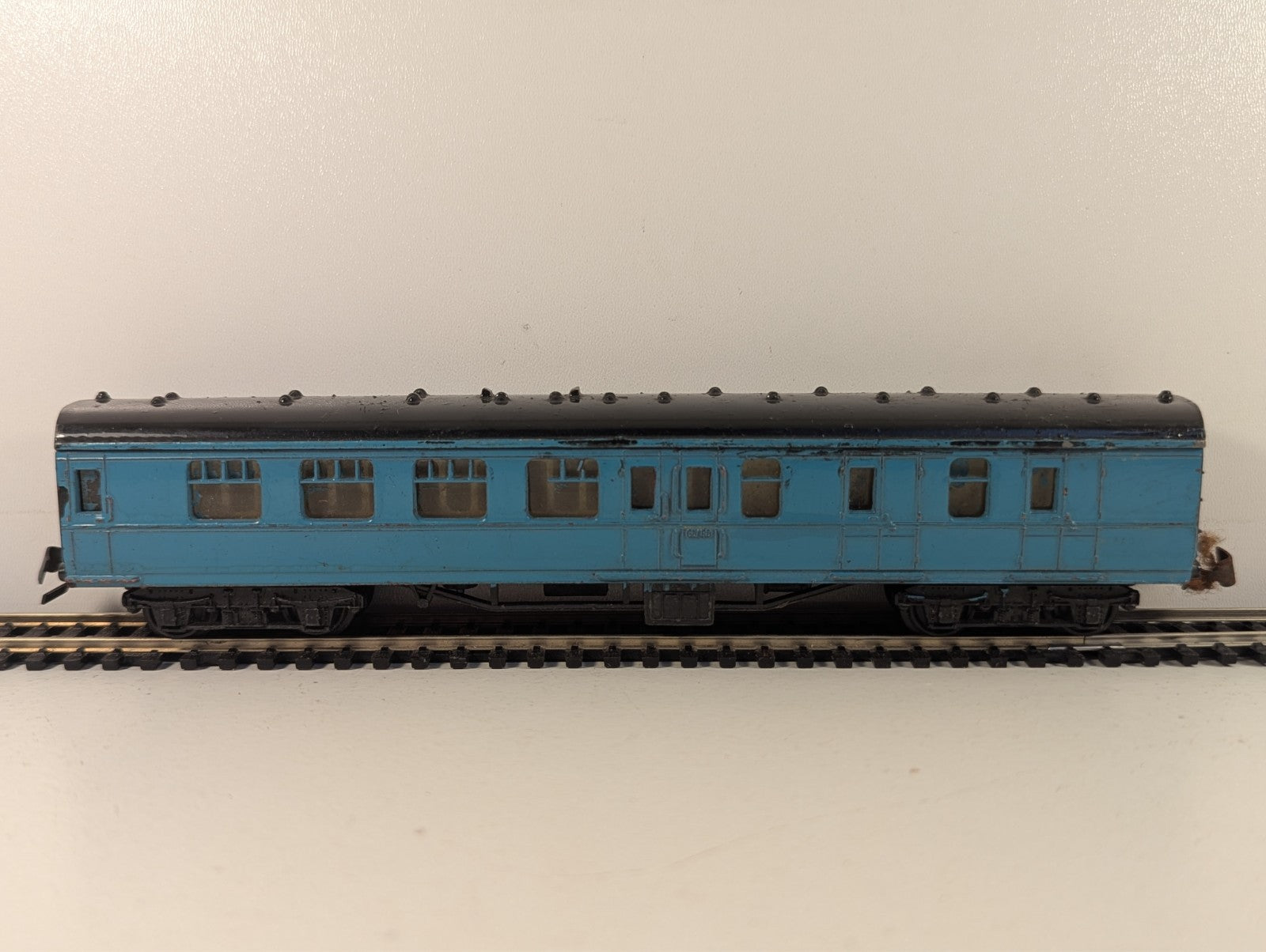 Jouef OO Gauge Suburban Brake Composite Coach