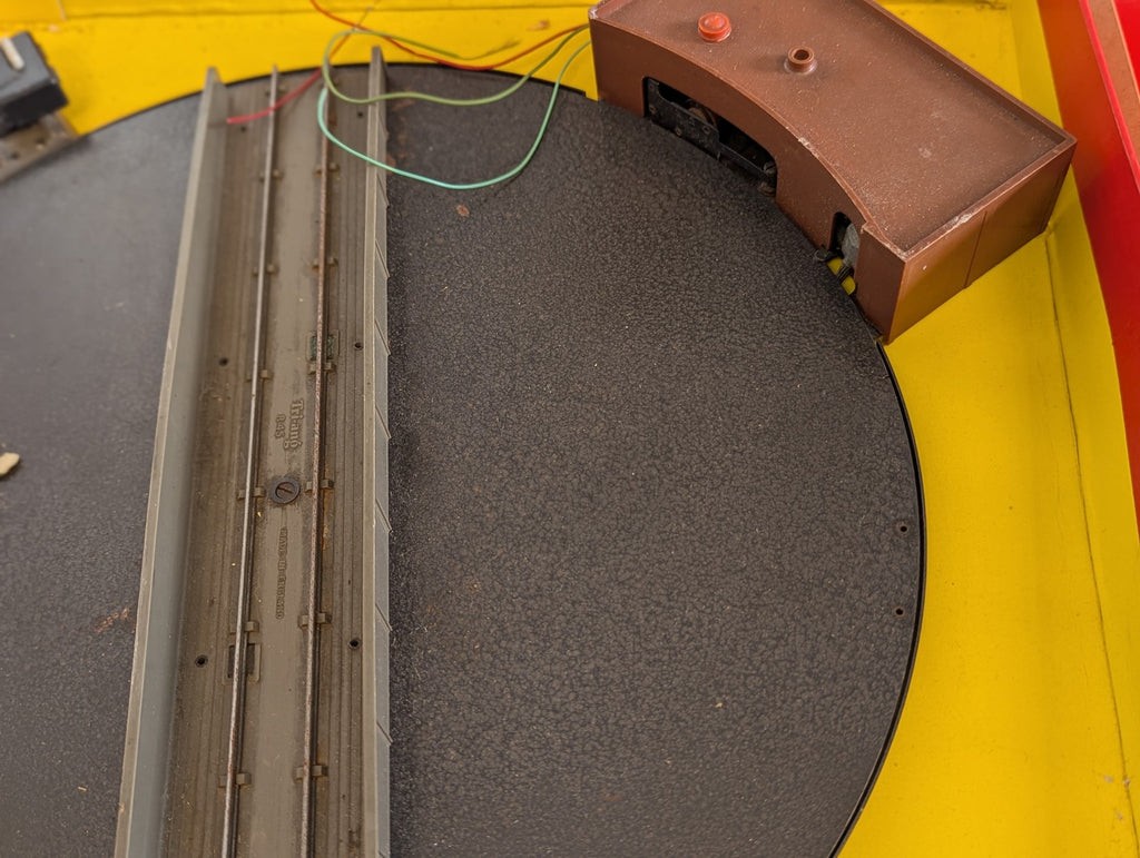 Tri-ang OO Gauge R.45 Turntable Set