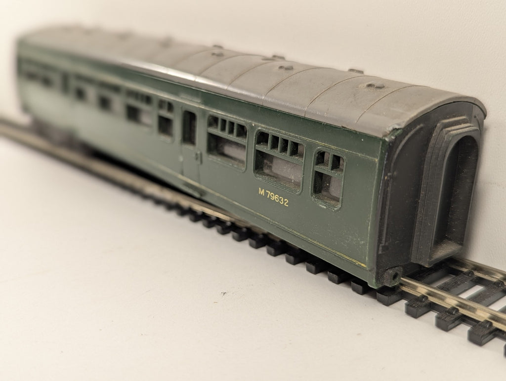 Tri-ang OO Gauge BR DMU Trailer Coach Diesel Multiple Unit M79632 BR Green R158