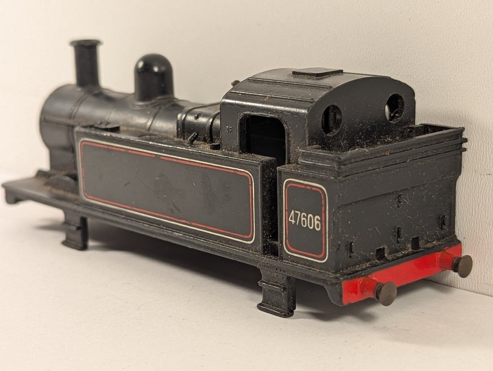 Tri-ang OO Gauge Class 3F Jinty 0-6-0T Locomotive Body 47606 BR Lined Black R52