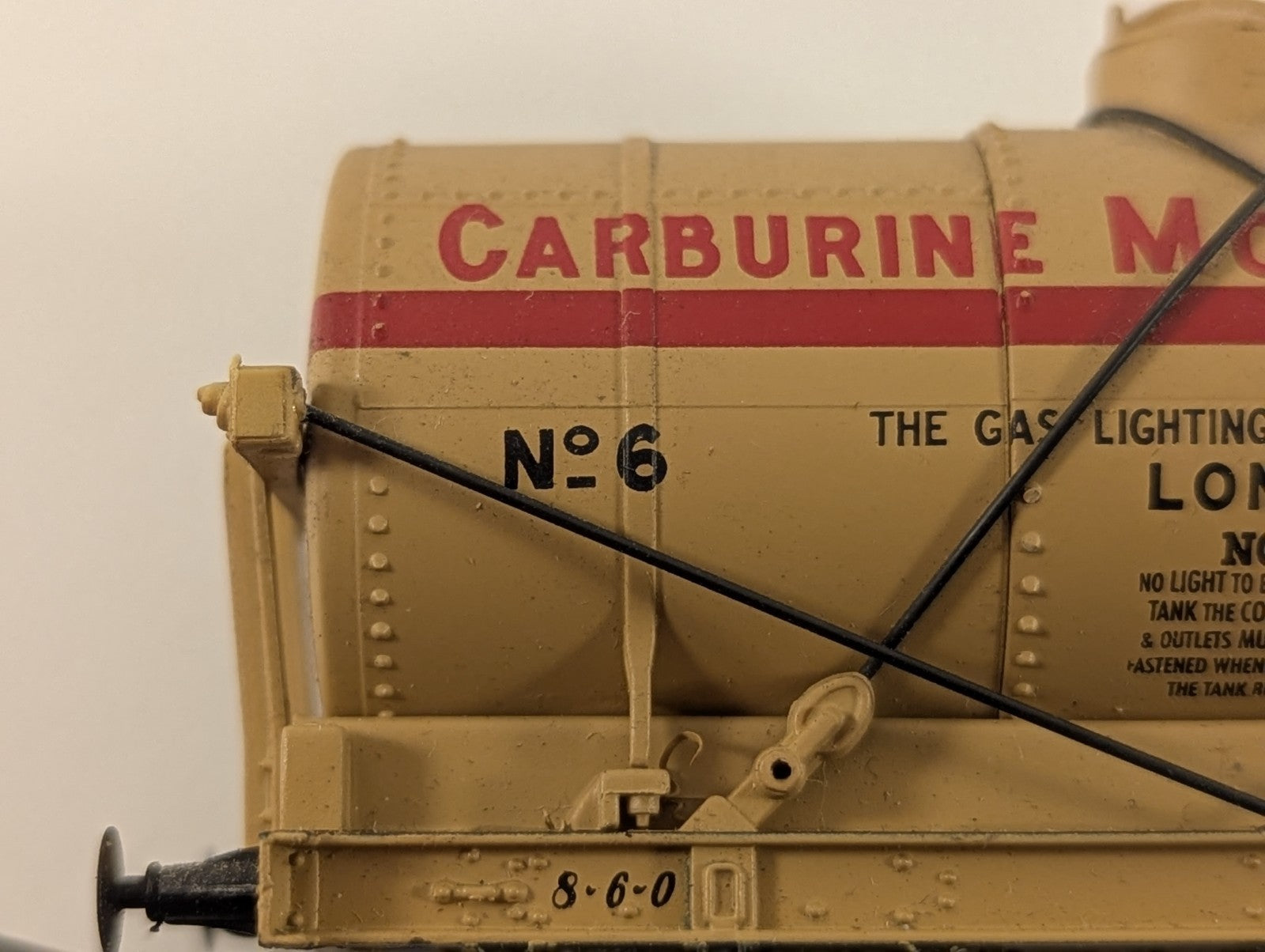Bachmann OO Gauge 14 Ton Tank Wagon Carburine Motor Spirit 6 37-061