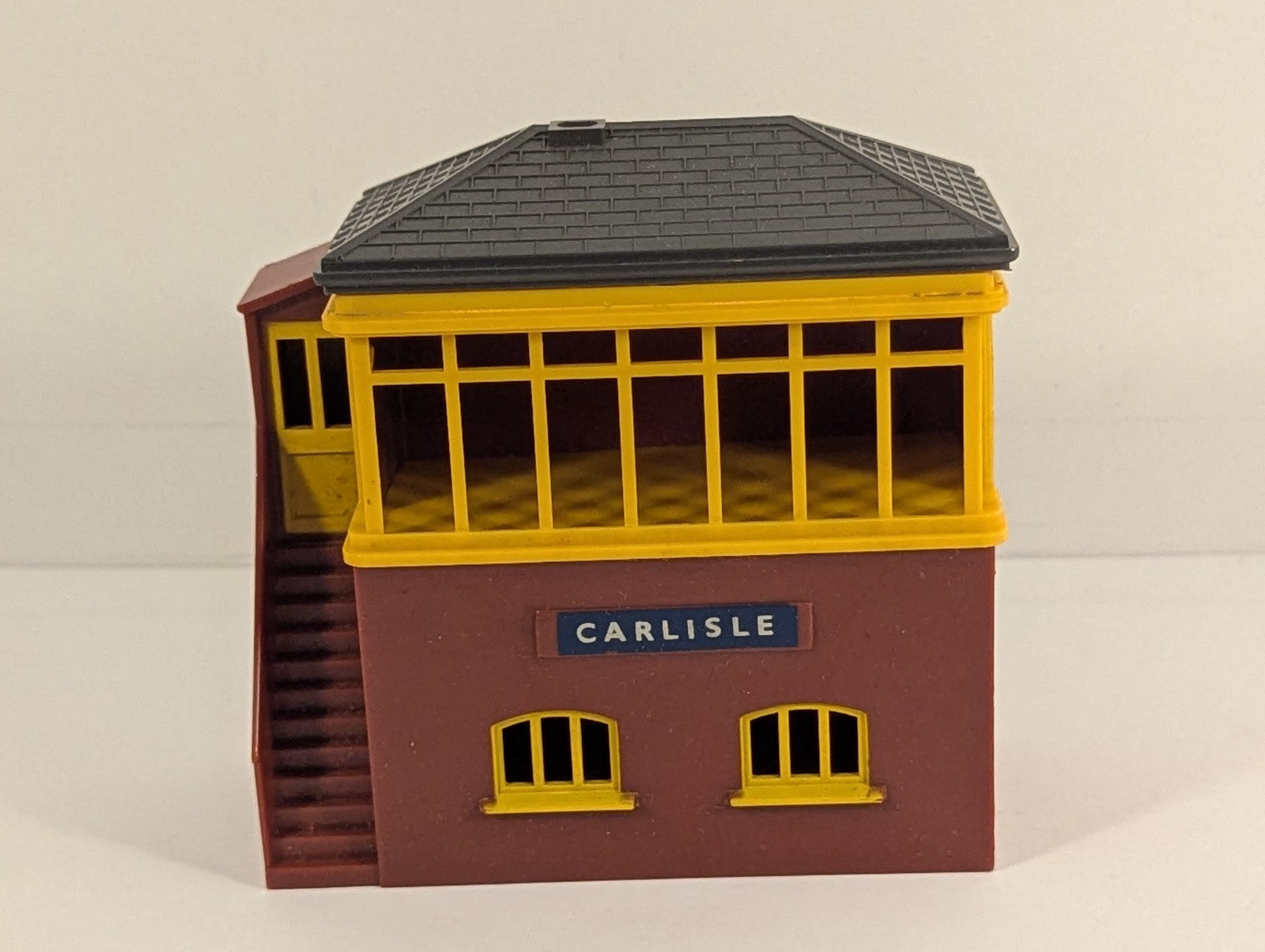 Tri-ang OO Gauge Carlisle Signal Box Brown and Yellow R.61