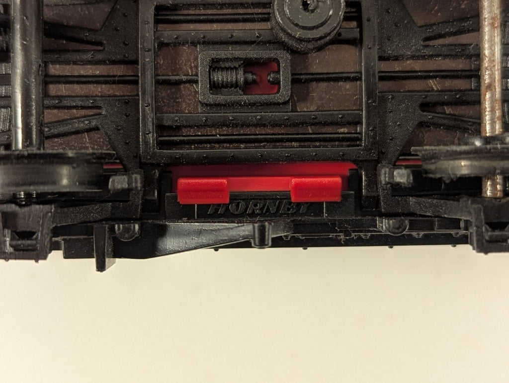 Hornby R127 OO Gauge Green Wakefield Castrol Motor Oil Tank Wagon