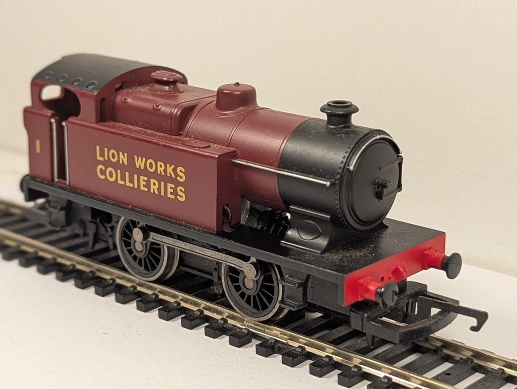 Hornby OO Gauge Lion Works Collieries 0-4-0 Industrial Tank Loco