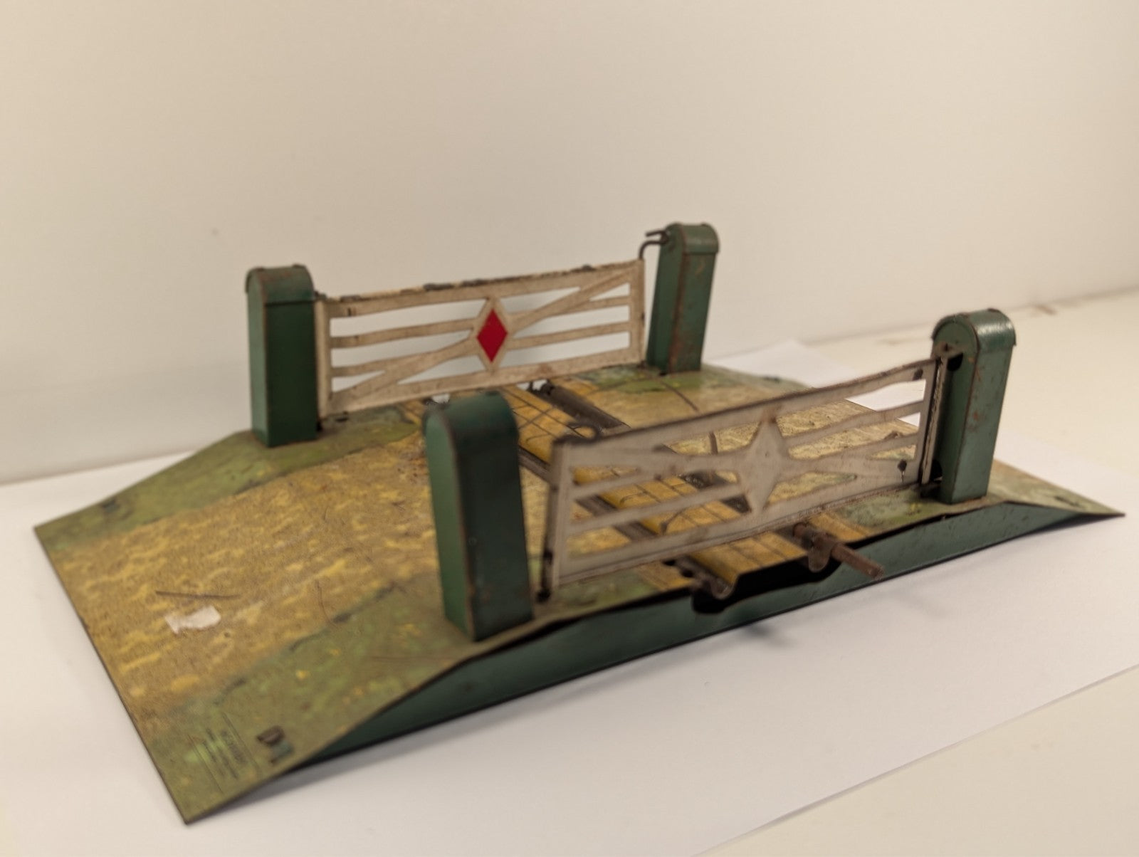 Hornby Series O Gauge No.1 Single Track Level Crossing