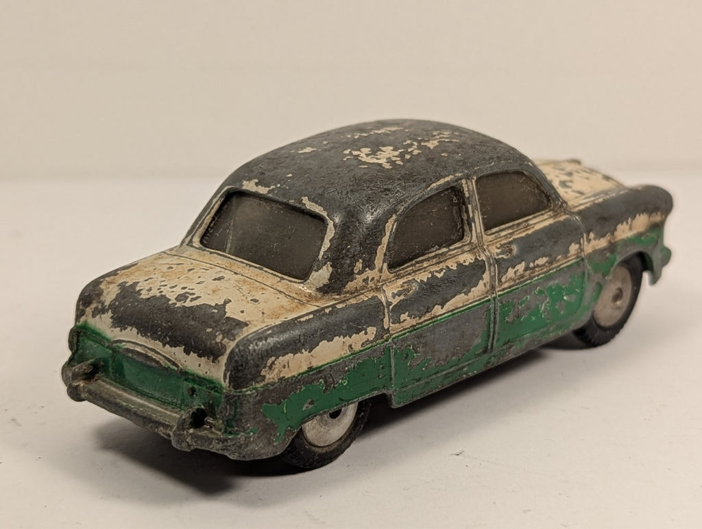 Corgi Toys Ford Zephyr Saloon 1:43 Scale