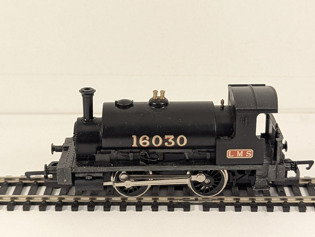 Hornby OO Gauge Class 0F 'Pug' 0-4-0ST Steam Locomotive 16030 LMS Black R300