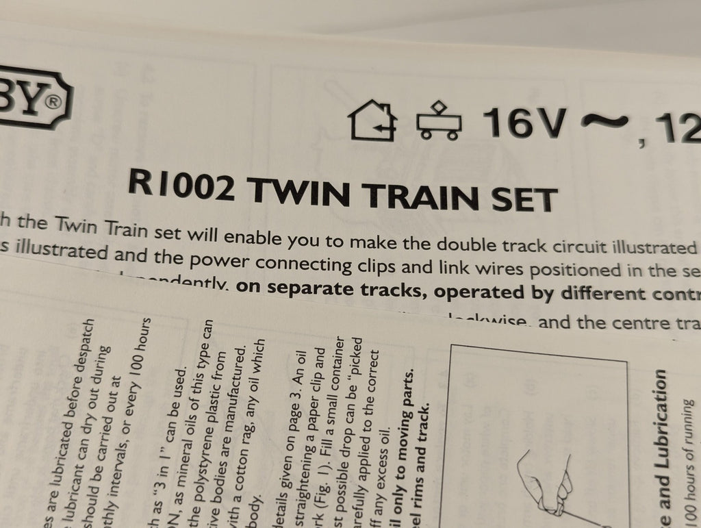 Hornby OO Gauge R1002 Twin Train Set TrakMat and Instructions
