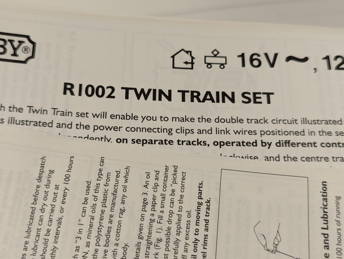 Hornby OO Gauge R1002 Twin Train Set TrakMat and Instructions