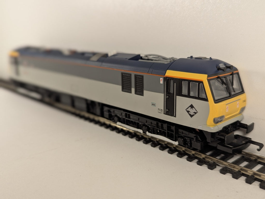 Hornby OO Gauge Class 92 Electric Locomotive 92045 EPS Grey R2035