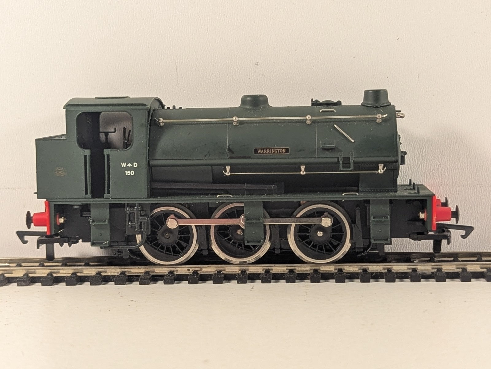 Dapol OO Gauge Class J94 Austerity 0-6-0ST Steam Locomotive 150 WD