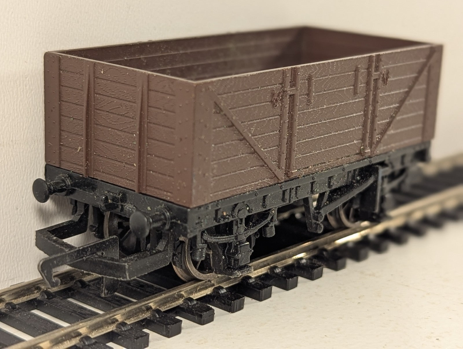 Hornby OO Gauge 7 Plank Open Wagon Goods Wagon Plain Brown
