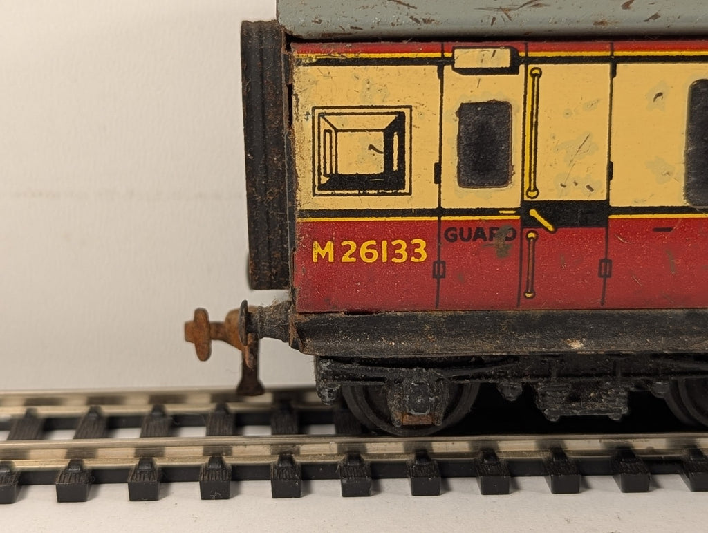 Hornby Dublo OO Gauge D12 Corridor Brake Third Coach 'The Talisman'