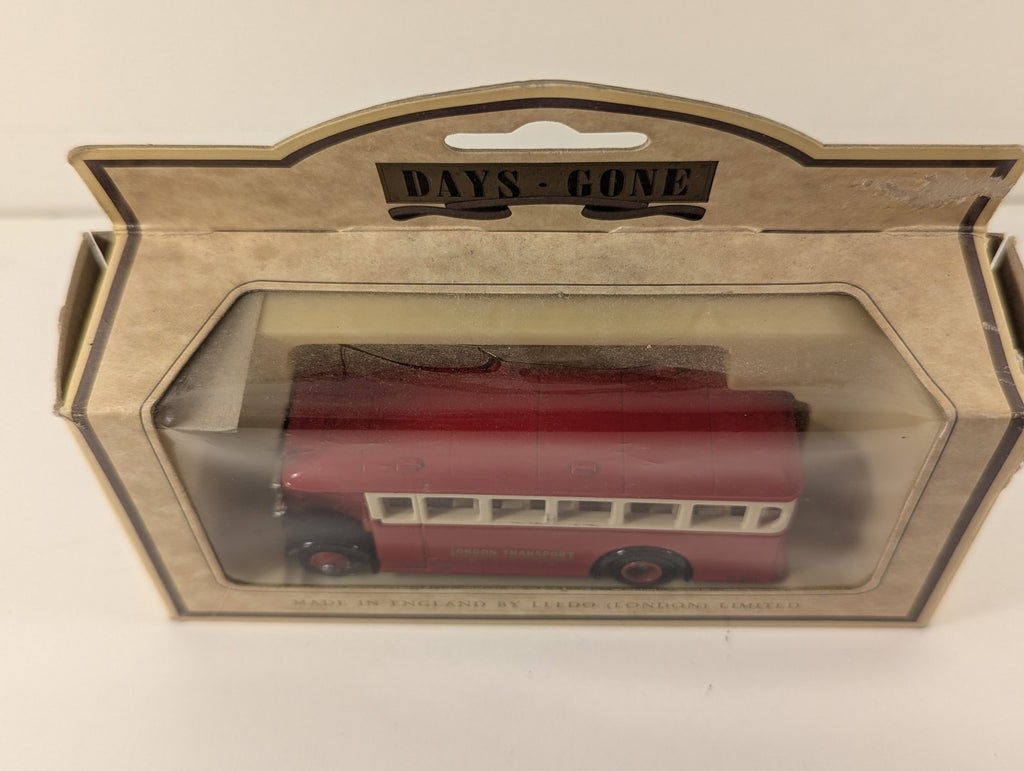 Lledo 1932 AEC Regal Single Deck Bus Die-cast Model Bus London Transport 17004